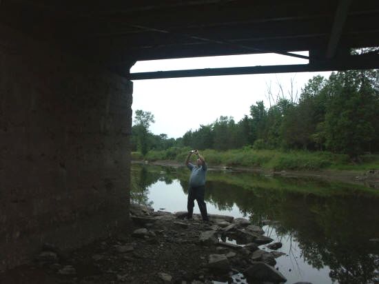 Rust inspector Bruce Hector. Well, Bruce is not only a rust inspector he is also a rust fighter amongst other things (chef, good taste in beer, wine, women ...